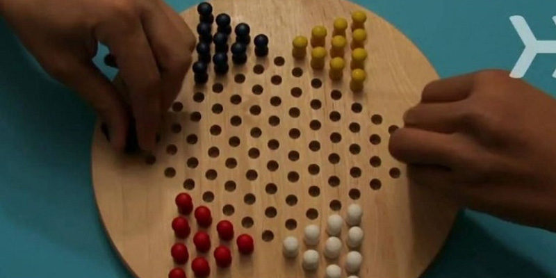 Hướng Dẫn Cách Chơi Cờ Nhảy Đơn Giản, Dễ Hiểu Nhất 4 Cần biết cách ngăn cản hướng tiến của đối thủ khi chơi cờ nhảy