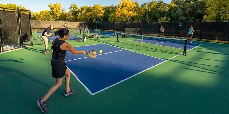 Hướng Dẫn Chơi Pickleball Chi Tiết Cho Newbie 10 Hướng dẫn chơi pickleball với các chiến thuật hiệu quả